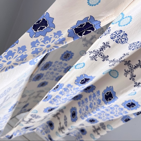 Selfie Leslie Long Sleeve Maxi Dress in Cream & Blue • M - Picture 7 of 9